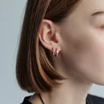 GAURA PEARLS ARANYOZOTT EZÜST FÜLBEVALÓ GYÖNGYÖKKEL ÉS CIRKÓNIA KÖVEKKEL 1032530